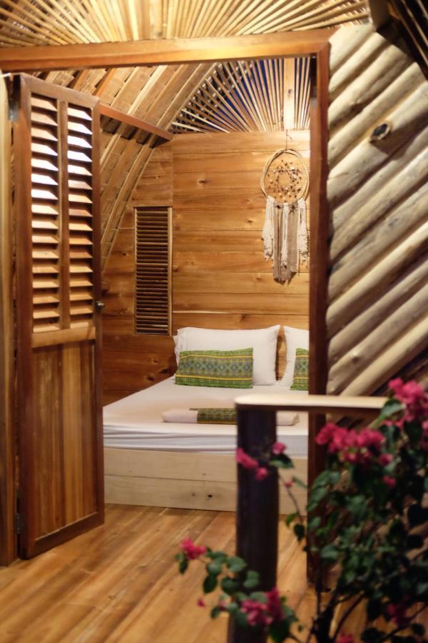 Palayan Paradise Huts Сан-Висенте Экстерьер фото