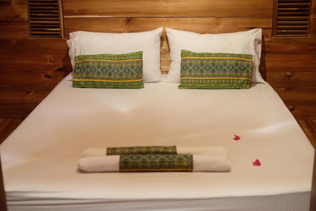 Palayan Paradise Huts Сан-Висенте Экстерьер фото